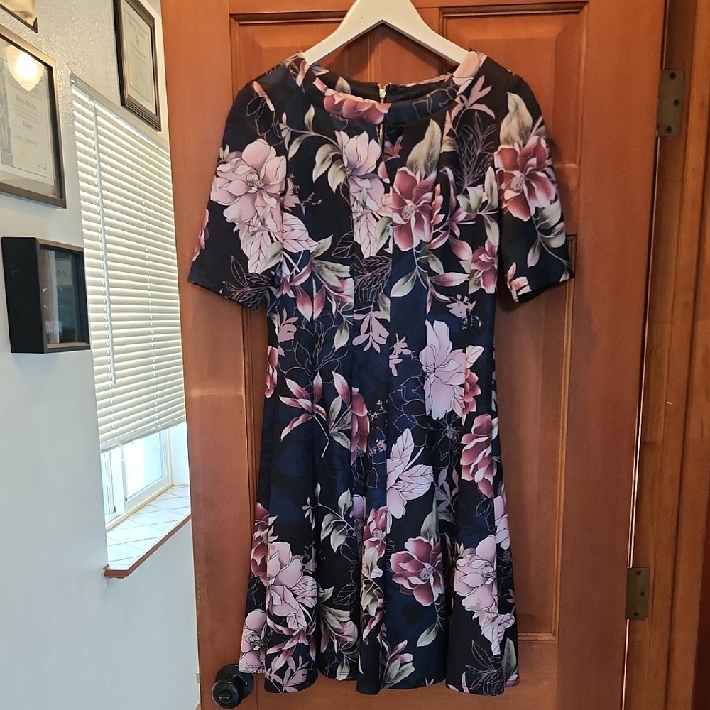 Roz & Ali Navy Stretchy Floral Dress